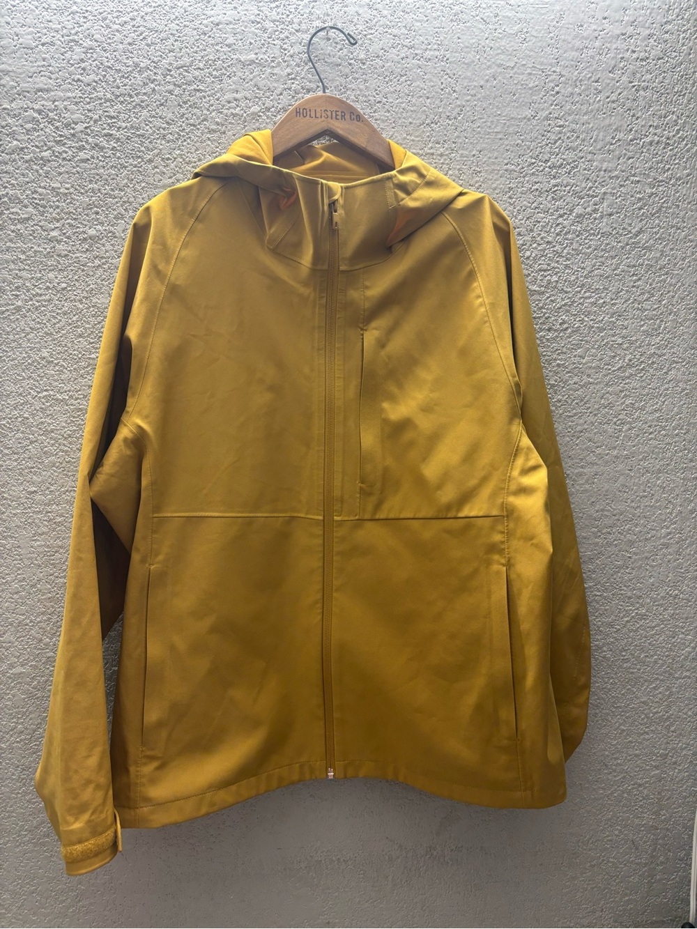 Uniqlo Men's Mustard Hooded Raincoat